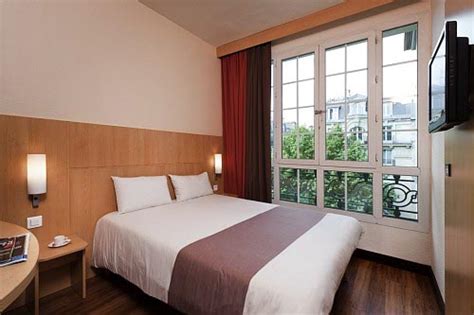Decorated in soft pastel colours, the rooms at ibis budget paris porte de montmartre are contemporary in style and offer an lcd tv. Hôtel Ibis Paris Ornano Montmartre Nord 18ème sur Hôtel à ...