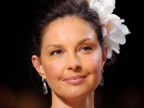 Rozwód) lata aktywności od 1991 Életem módja : Született április 19-én: Ashley Judd