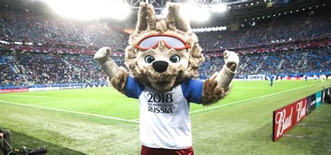 Das maskottchen der em 2021 wurde in der johan cruijff arena in amsterdam während des spiels zwischen den niederlanden und deutschland enthüllt. WM 2018: Das ist WM-Maskottchen Zabivaka - und seine Vorgänger