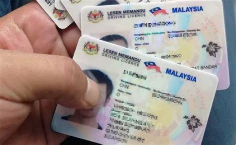 Post office you can renew your driving licence at all pos malaysia branches. JPJ Officers Nabbed For Issuing 'Lesen Terbang' By ...