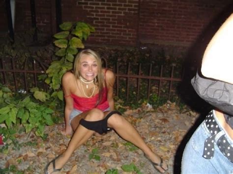 Asian girls go to toilet.45. Drunk Chicks FTW! - Gallery | eBaum's World