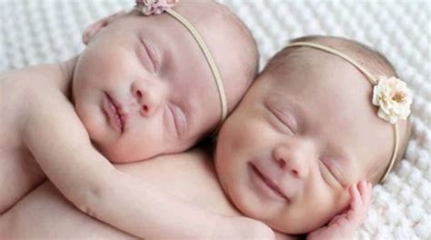 Biasanya akan terasa sejak awal bahwa anda mengandung lebih dari satu bayi. Simak 3 Tips Mengandung Anak Kembar Ini