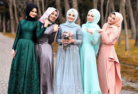 Jangan sembarangan memilih baju bridesmaid, terutama untuk kamu pemakai hijab. Deretan Inspirasi Baju Bridesmaid untuk Hijabers dari ...