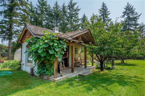 This waterfront beach cabin is located on pastoral vashon island in puget sound. Vashon Island Cabin Get Away - Bungalows for Rent in ...