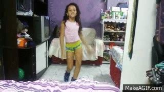 Anitta pre pa ra ( rana suzana dança e muitoo): Anitta Pre Pa Ra ( Rana Suzana Dança e Muitoo) on Make a GIF