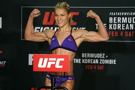 Karolina necesita ganar o podría ser desvinculada de la organización. UFC 223 Preview: Herrig and Kowalkiewicz Jockey for Position