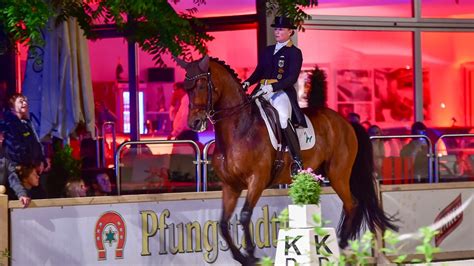 Die 50 jahre alte dressurreiterin aus rheinberg gewann den grand prix. Flutlicht-Sieg für Isabell Werth | Wiesbaden lebt