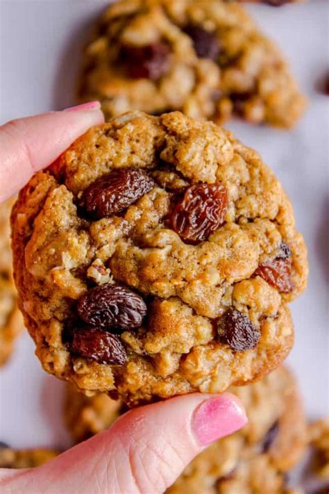 These oatmeal raisin cookies are just like grandma's, except with butter instead of shortening! Irish Raisin Cookies R Ed Cipe / Irish Raisin Cookies R Ed ...