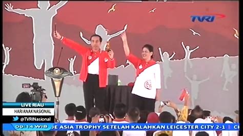 Bapak bisa ganti siapa saja dan kapan saja. Pak JOKOWI Main Sulap Bareng Anak anak SD Di hari Anak ...
