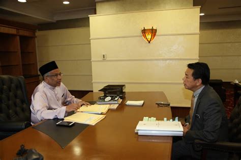 < teks pengacara hari sukan teknik tanam sayur dalam pasu tema rock n roll tanda tanda besar kiamat mengikut urutan teh hijau untuk kurus tanda tanda dia jodoh kita pejabat timbalan perdana menteri. 18 Oktober 2019 - Kunjungan Hormat YBhg. Ketua Pengarah ...