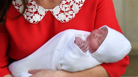 William und kate teilen nun einen schnappschuss, auf dem der kleine royal sichtlich stolz auf seinem laufrad zum kindergarten fährt. Royal Baby: Kate Middleton and Prince William Have ...