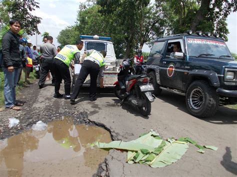 Maybe you would like to learn more about one of these? Keselamatan Transportasi: Kecelakaan Lalu Lintas