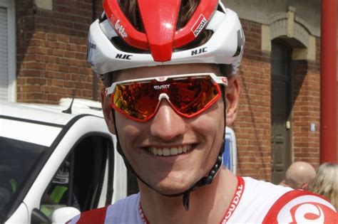 Ce passage s'est fait un mois plus tôt que prévu. Lotto-Soudal haalt 21-jarige Van Moer maand vroeger dan ...