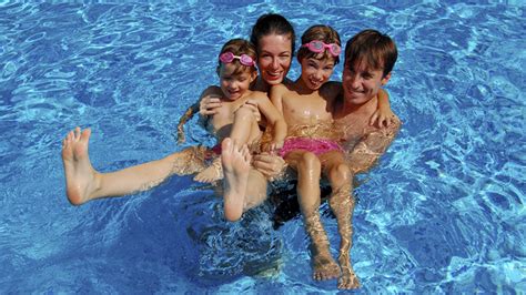 Упр.1 модуль 8b гдз spotlight 6 класс места в городе 1 swimming pool (бассейн) Swimming Pool Policies | Questions parents ask about pool ...