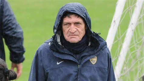 Julio césar falcioni (born 20 july 1956 in buenos aires) is an argentine football manager and former footballer who played as a goalkeeper. Falcioni,de joven,antes que se le pudra la cara ...