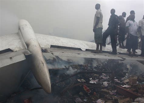 Plane crash in abuja, all sunday, february 21, 2021 cutenaija 0 breaking news, latest news in nigeria. Plane crashes in Nigeria, all 153 aboard dead - CBS News
