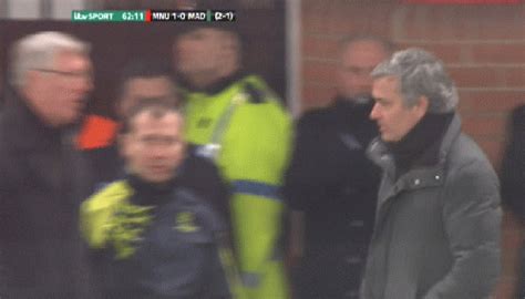 You can choose the most popular free jose mourinho gifs to your phone or computer. Mit mondott Mourinho Fergusonnak?