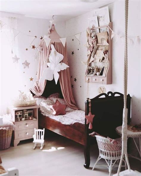 Es empfiehlt sich, früh mit der planung zu. Babyzimmer einrichten Ideen Inspo Kinderzimmer rosa Boho ...