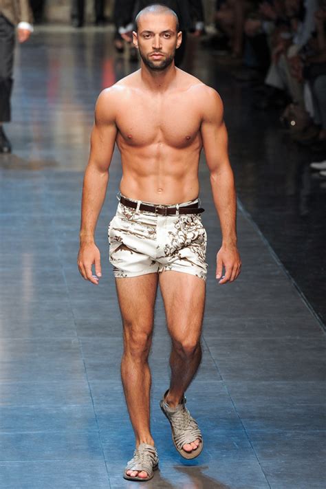 Research from new york university found that short men are significantly less likely to get divorced than average and tall men. Hot Guys Nude: Guys In short Shorts