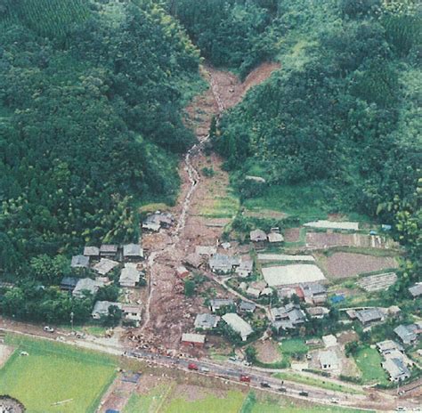 Suggest as a translation of 警戒区域. 土砂災害警戒区域の指定について | 沖縄県恩納村 | 青と緑が ...