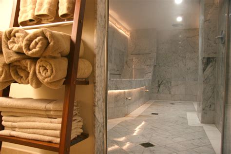 If you're on the look for the perfect spa equipment to take into your bathroom, a steam shower cabin might be the right choice for you. Hammam | Shower cabin, Steam shower cabin, Hammam