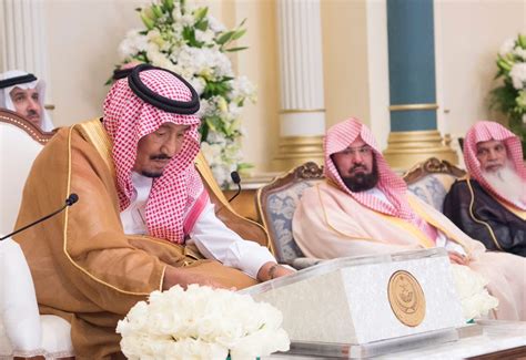 أصدر خادم الحرمين الشريفين الملك سلمان بن عبدالعزيز آل سعود، أمراً ملكياً كريماً يقضي بتمديد خدمة الأمير عبدالعزيز بن سعد بن عبدالعزيز آلِ سعود، أميراً لمنطقة حائل بمرتبة وزير لمدة أربع سنوات، وذلك اعتبارًا من يوم غدٍ الثلاثاء 25 رجب 1442هـ الموافق 09 مارس 202 خادم الحرمين الشريفين يشرف حفل استقبال أهالي منطقة المدينة ...