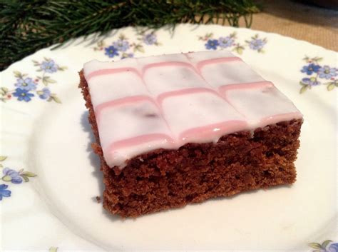 Schokolade mit butter dazugeben und cremig rühren. (Deutsch) Rotweinkuchen mit Schokolade und Mandeln ...