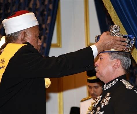 Sempena kemahkotaan dymm sultan johor sultan ibrahim ibni almarhum sultan iskandar. Maharum Bugis Syah (MBS): Saksikan Rakaman Istiadat ...