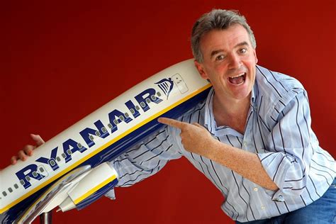 Nell'86% hai fatto guadagnare meno di 50 euro». assistente-di-volo-ryanair-11.jpg