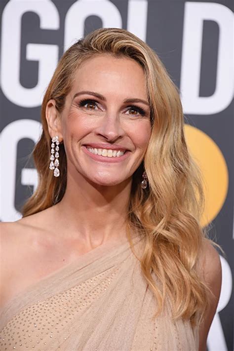 Contact julia roberts (fan club) on messenger. The Best Jewelry at the 2019 Golden Globes in 2020 | Cool ...