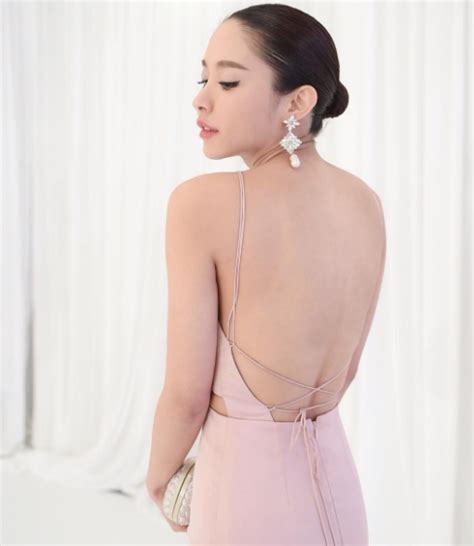 กรมการแพทย์ กระทรวงสาธารณสุข เผยความพร้อม ศูนย์ฉีดวัคซีนกลางบางซื่อ และขีดความสามารถบุคลากร ที่สามารถรองรับผู้เข้ารับบริการฉีดวัคซีน. ยืนยันชัดเจน"น้ำชา-ชีรณัฐ"ไม่ได้แฮงค์ เรื่องไฮโซพกไม่มี ...
