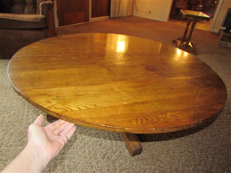 It has a round bevelled top and a simple apron. Lot Detail - ANTIQUE OAK PEDESTAL COFFEE TABLE *LOCATED ...