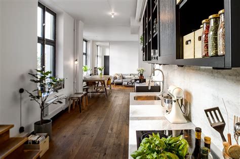 Comose divide una cocina profesional y cuales son los jefes de cada seccion y los grados de importancia dentro de ellas. Decoración Fácil: SORPRENDENTE DISTRIBUCIÓN UNA COCINA EN ...