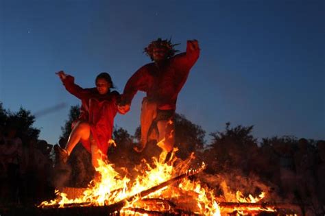 Die kränze über tür und fenster sollten vor geistern und. Litha - das Fest der Sommersonnenwende - Artikelmagazin