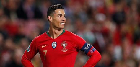 Theo hợp tác với free fire, cristiano ronaldo sẽ hóa thân thành nhân vật chrono với nhiều kỹ năng mới, hấp dẫn trong game ở phiên bản cập nhật mới nhất. Free Fire confirma Cristiano Ronaldo como novo personagem ...