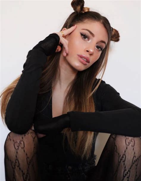 Chiara nasti, il balletto scatena critiche sul lato b: Chiara Nasti contro Aurora Ramazzotti: volano parole pesanti sul passato della 23enne - Gossip.it
