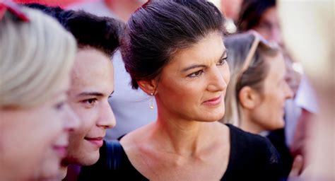 Only days after left politician sahra wagenknecht announced her new movement, dubbed aufstehen or stand up, tens of thousands have vowed support. Beliebt, aber immer noch bei der antideutschen Linkspartei ...