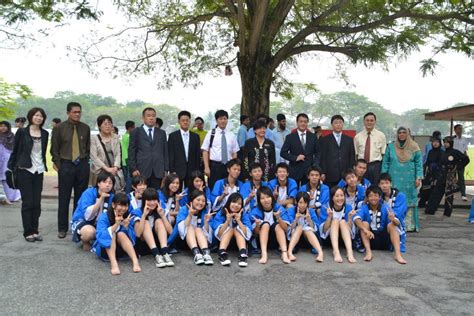 Sk taman bukit maluri hockey team (sekolah kluster kecemerlangan). SMK Taman Bukit Maluri
