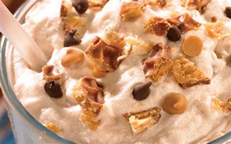 I'm testing out a recipe that says grinding up little debbie's christmas tree cakes with cream cheese should make for a tasty. Little Debbie Recipes Ideas - Little Debbie Christmas Tree ...