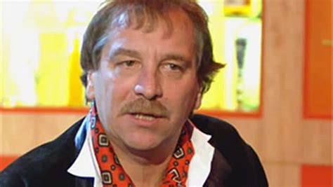 A falu pálinkaföző mestere, aki pánikbeteg. BAJOR IMRE - GÁLVÖLGYI JÁNOS - Házépítés - video dailymotion