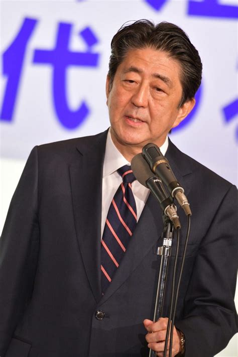 Aug 31, 2020 · 政治ジャーナリストの田崎史郎氏は総裁選の方式について「正式な総裁選をやった方がいいんじゃないかと。やった方がいい理由の一つは、その後に出来た政権が強くなるんですよ。権力基盤が」と通常の総裁選方式で行った方がいいとした。 自民党総裁選、満面の笑みの石破氏、顔面蒼白の甘利氏、無 ...