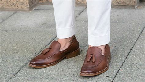 Here we see two amazing ways how to wear a camel coat. How To Wear White Chinos | Brown pants men, White chinos ...