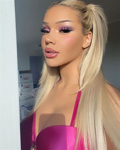 Barbara shirin davidavičius (born 11 april 1995), known professionally as shirin david, is a german rapper, singer and former youtuber. Shirin David Früher / 33 S D Ideas In 2021 David Fashion ...