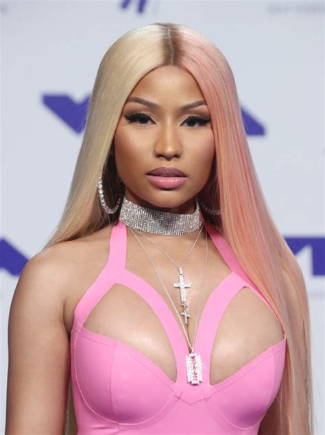 Two tone pink and dark short straight hair. If Nicki Minaj can pull off two-tone hair, so can you ...