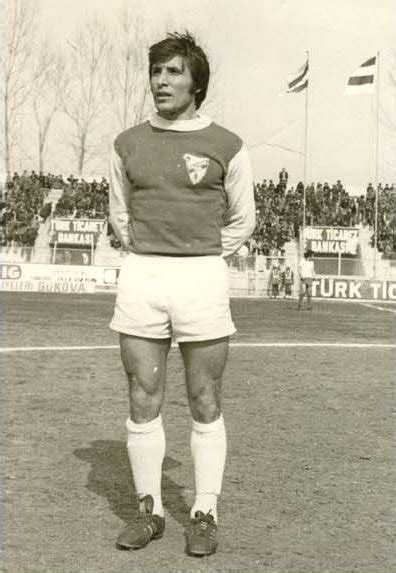 Türk futbolunun köklü ekiplerinden samsunspor, 20 ocak 1989'da bir cuma günü, malatyaspor deplasmanına gittiği sırada trafik kazası geçirdi ve 5 kişi 20 ocak 1989'da malatyaspor maçına giden samsunspor kafilesinin karıştığı kazada 5 kişi hayatını kaybetti. Küçük Şehrin Büyük Öyküsü: KÜÇÜK ŞEHRİN BÜYÜK ÖYKÜSÜ ...