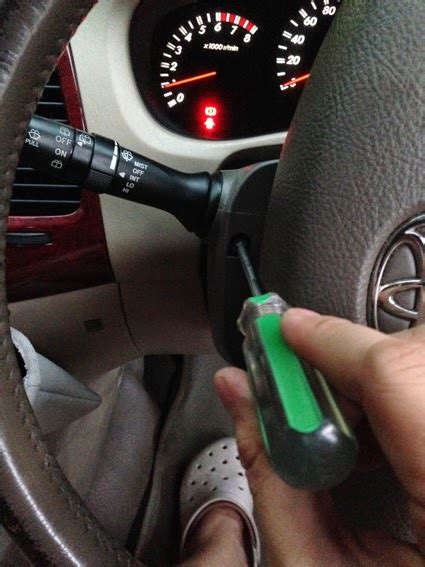 Bisa pakai soket bila lampu tidak ingin nyala. DIY : LED kolong dashboard innova nyala dimmer in / out ...