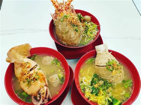 Setelah sempat viral bakso lobster, kali ini bakso cumi gajah juga mendadak viral. Bakso Paling Hits 2020, Bakso Lobster hingga Bakso Comberan