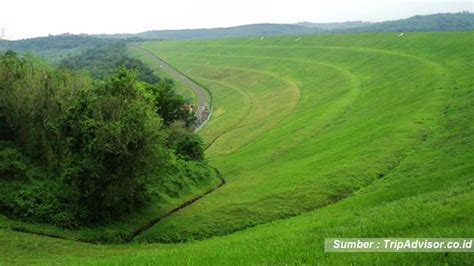 Selain sebagai tempat wisata, waduk ini juga memegang peranan penting bagi daerah. Waduk Kedung Ombo : Diluar Ekspektasi - wisnutri.com