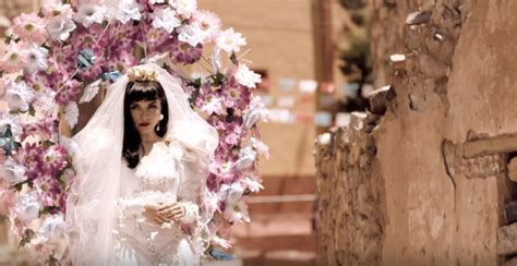 Mon laferte tu falta de querer. El Tipógrafo » Video Acusan a cantante argentina de ...