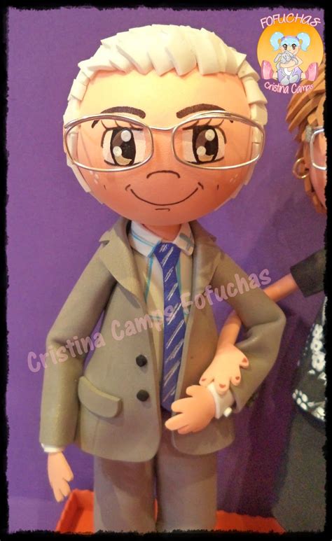 Hucha de maderade pinio con ventana transparente de cristal y ranura para las monedas en la parte superior , se desmonta por la parte de atras para facilitar su decoración es ideal para su uso en manualidades, ya que lo puedes decorar con pinturas, papeles con la técnica decoupage, papeles de scrapbooking, plantillas de estacido, etc. Cristina camps fofuchas es un blog donde podréis encontras ...